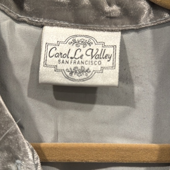 Embroidered Front Rayon Velvet Button Front Blouse Size L - Picture 2 of 7